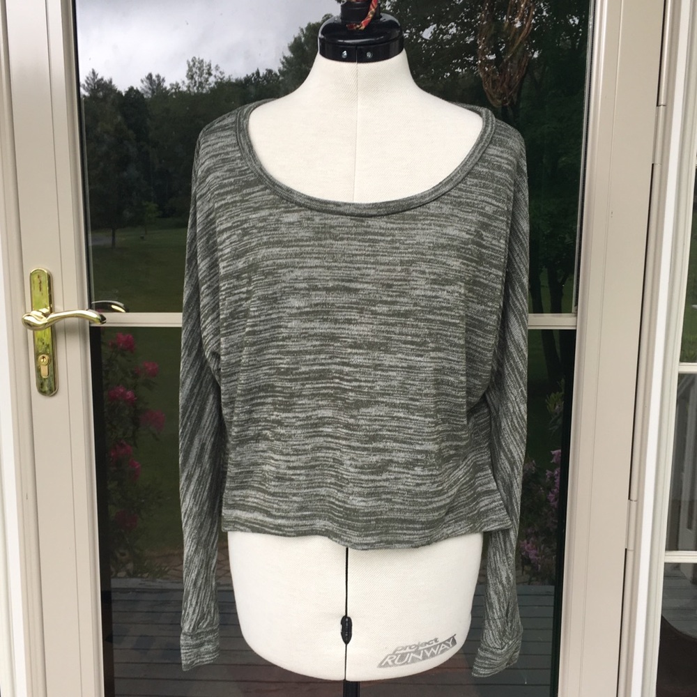 Wet Seal lightweight sweater ⭐️